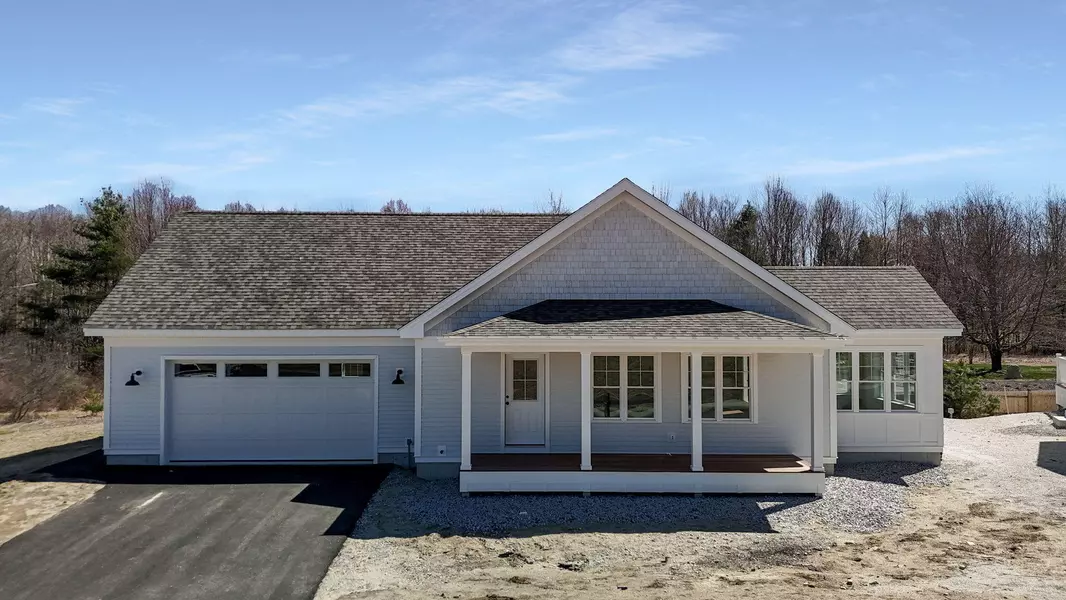 18 Dozer DR, North Yarmouth, ME 04097