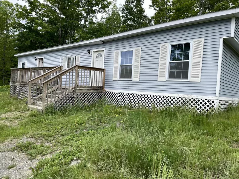 10 Castle RD, Harmony, ME 04942