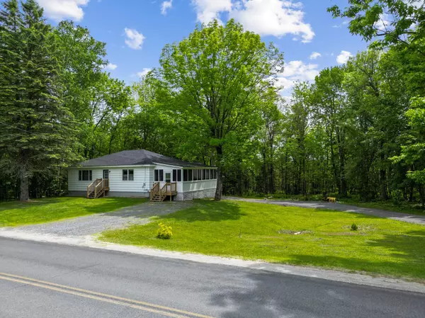 Oakland, ME 04963,289 Oak ST