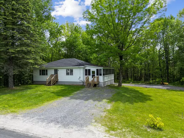 Oakland, ME 04963,289 Oak ST