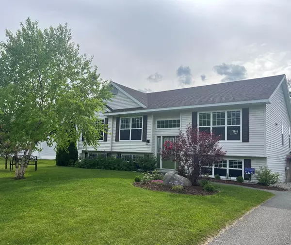 45 Starling DR, Bangor, ME 04401