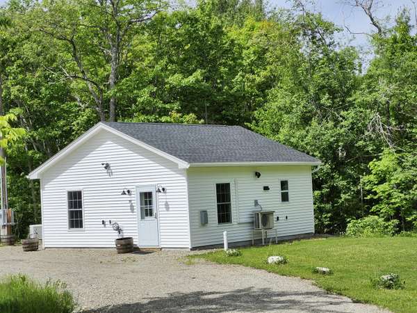 Eddington, ME 04428,44 Fox LN