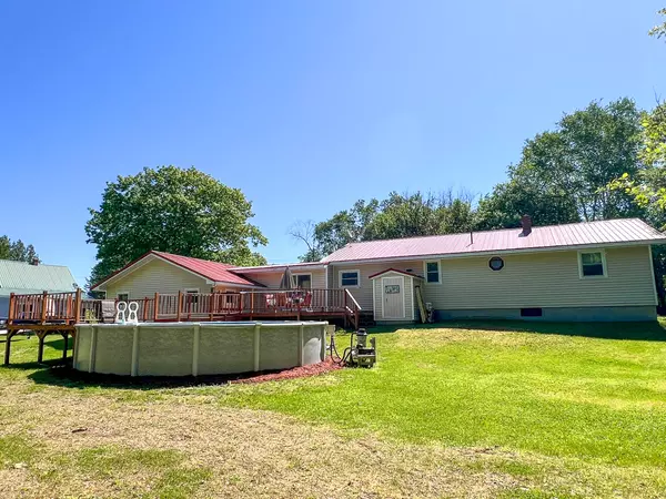 Howland, ME 04448,38 Penobscot AVE