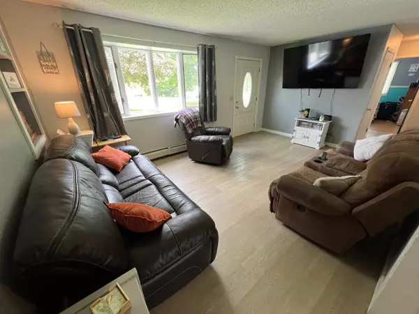 Newport, ME 04953,32 Lunt RD