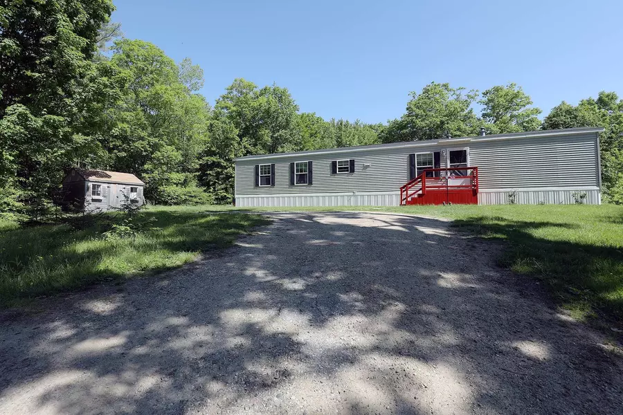 3 Pitts Center RD, Richmond, ME 04357