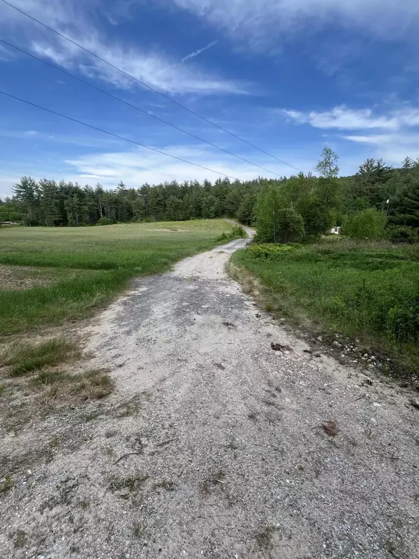 Milton Twp, ME 04219,31 +33 Buck RD