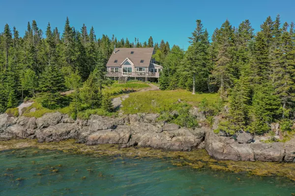 557 Yoho Head RD, Machiasport, ME 04655