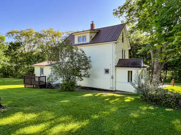 Rumford, ME 04276,262 Linnell ST