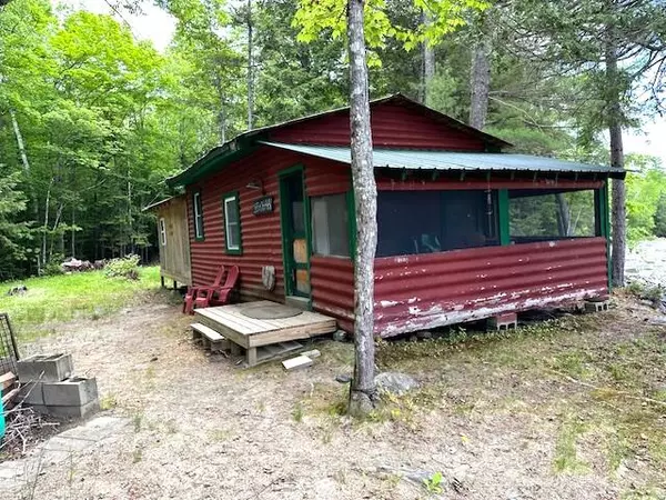 470 Rapid Stream RD, Kingfield, ME 04947