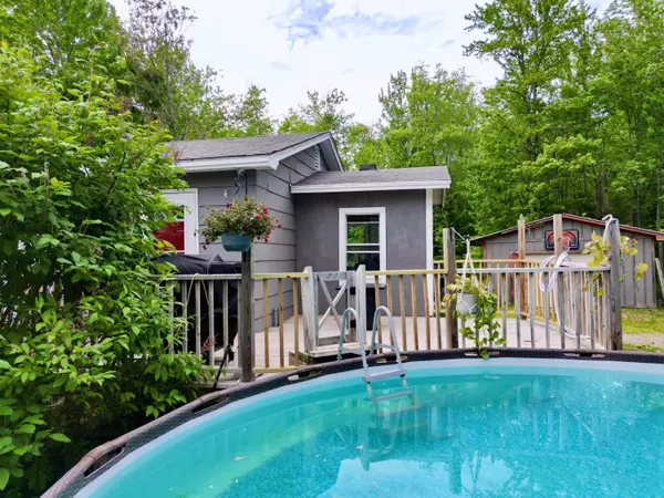 Hudson, ME 04449,654 Old Town RD