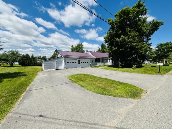 180 Raymond ST, Pittsfield, ME 04967