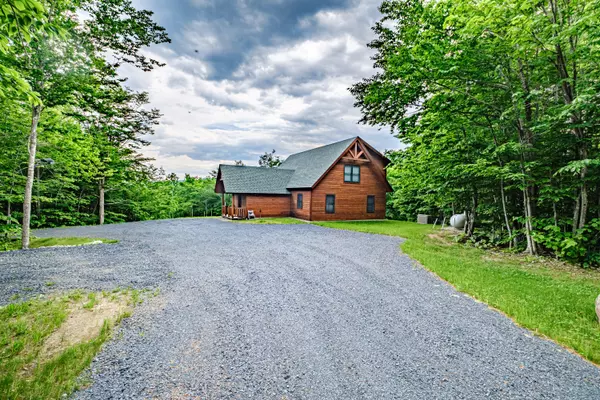 Kingfield, ME 04947,79 Hillside DR