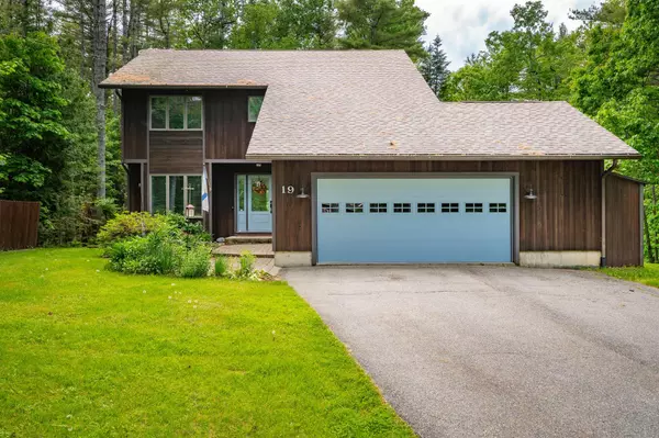 Hampden, ME 04444,19 Evergreen DR