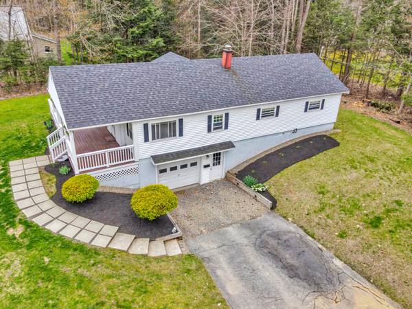 6 Meadow Hill DR, Farmingdale, ME 04344