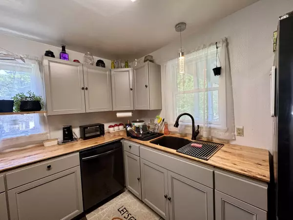 Milford, ME 04461,9 Griffin DR