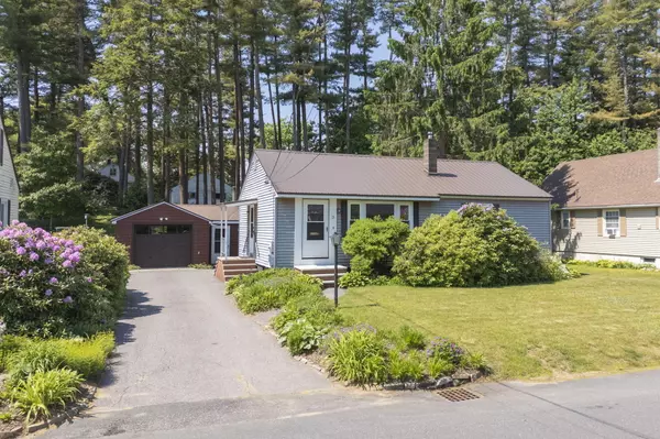 13 Riverview DR, Brunswick, ME 04011