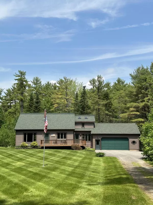 30 Meadow RD, Hampden, ME 04444
