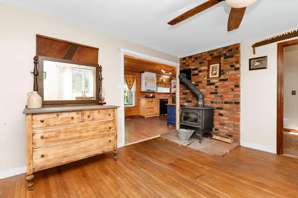 Wilton, ME 04294,28 Prospect ST