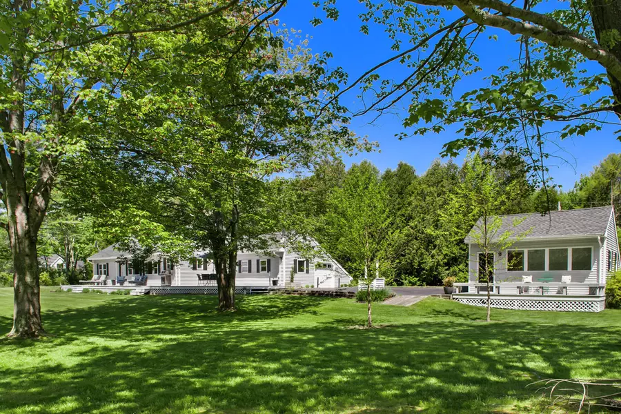 12 McKenney LN, Kennebunk, ME 04043