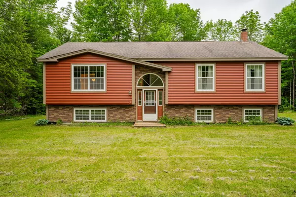 71 Mcintosh AVE, Levant, ME 04456