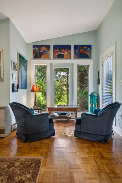 32 Water ST, Damariscotta, ME 04543