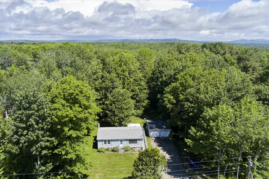 46 Medomak Valley CT, Warren, ME 04864