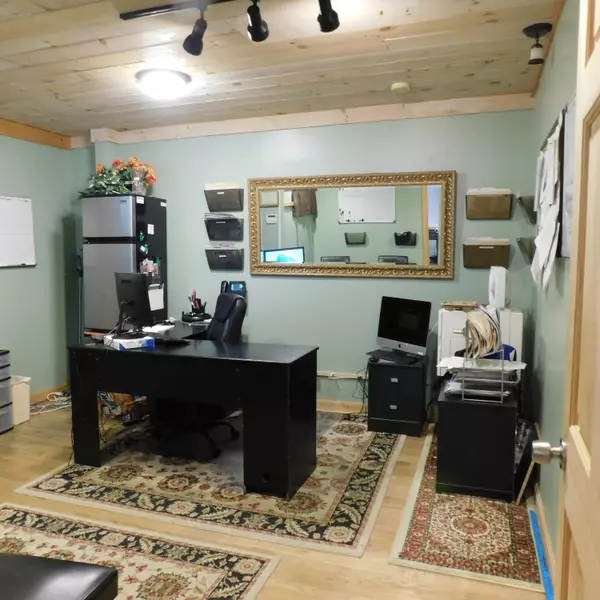 Oakland, ME 04963,58 Main ST