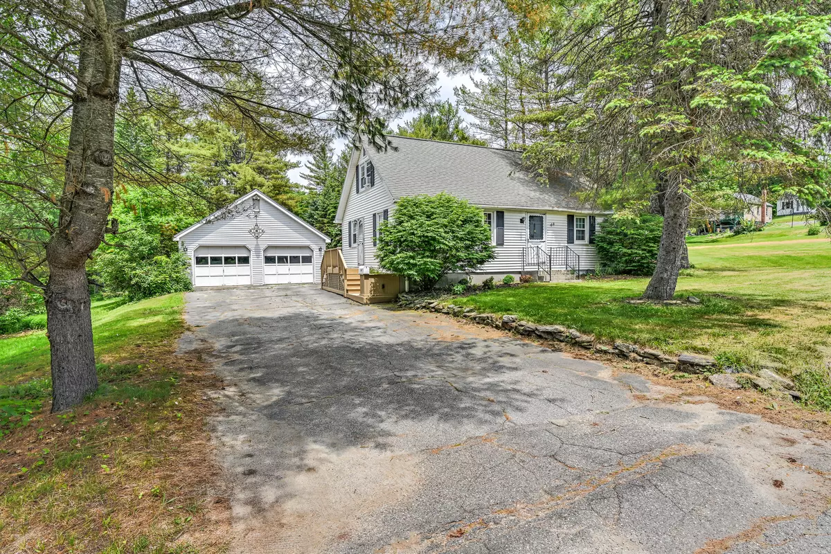 Winthrop, ME 04364,44 Pleasant ST