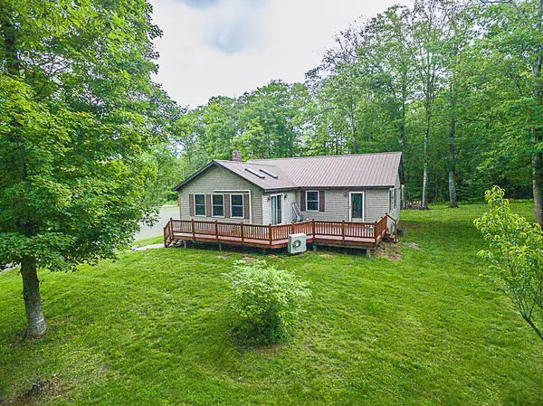 407 Pinnacle RD, Canaan, ME 04924