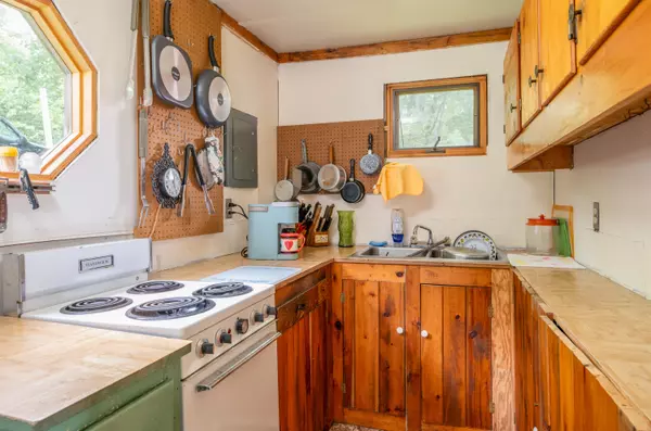 Leeds, ME 04265,143 Lakeshore DR