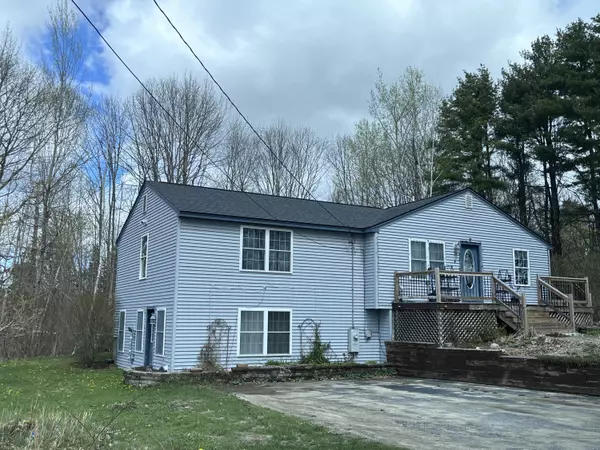 4 Oxview LN, Raymond, ME 04071