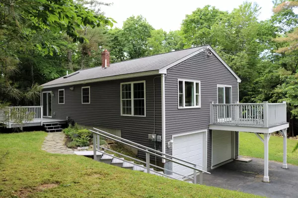 1 Texico DR, Gray, ME 04039