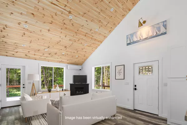 Hope, ME 04847,270 Camden RD