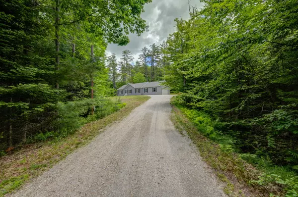 Norway, ME 04268,5 Marita DR