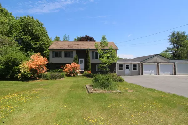 79 Bowen RD, Searsport, ME 04974