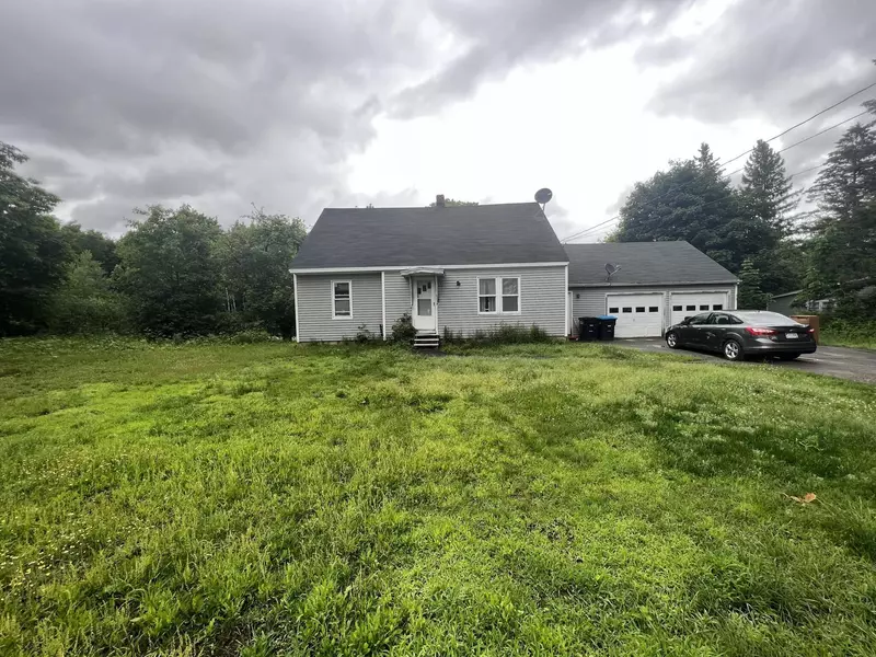 22 Old Kelley Avenue, Orono, ME 04473