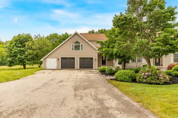 Hermon, ME 04401,2040 School House LN