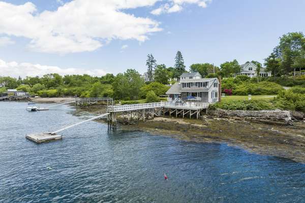 21 Steamboat Wharf LN, Harpswell, ME 04079