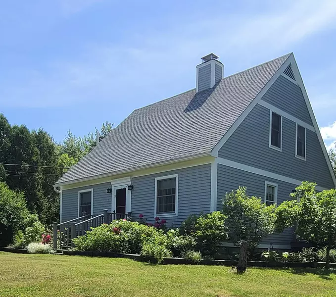 3 Anderson LN, Blue Hill, ME 04614