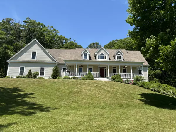 18 Moxie Cove RD, Bristol, ME 04564