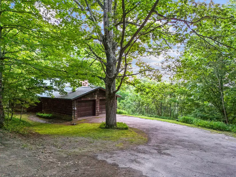 221 Pease Hill RD, Monmouth, ME 04259