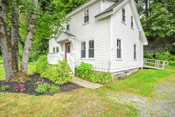 Hallowell, ME 04347,241 Water ST