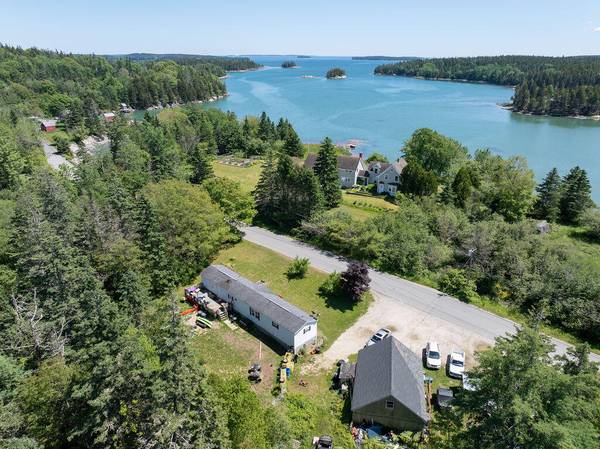 552 Sunshine RD, Deer Isle, ME 04627