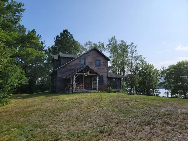 33 Whipple Farm RD, Jackman, ME 04945
