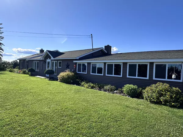 Hudson, ME 04449,178 Potter RD