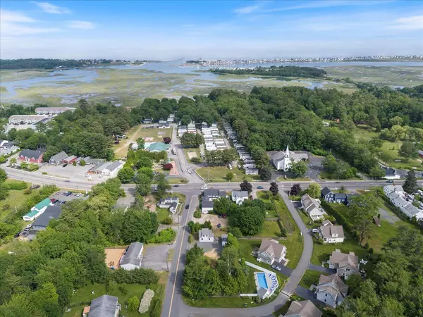 18 Burnt Mill RD, Wells, ME 04090