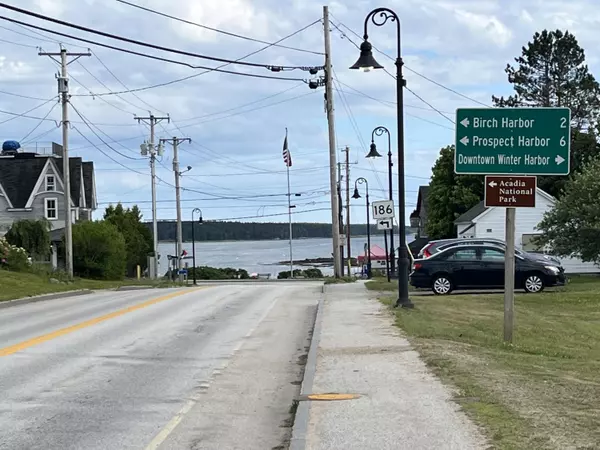 Winter Harbor, ME 04693,39 Newman ST