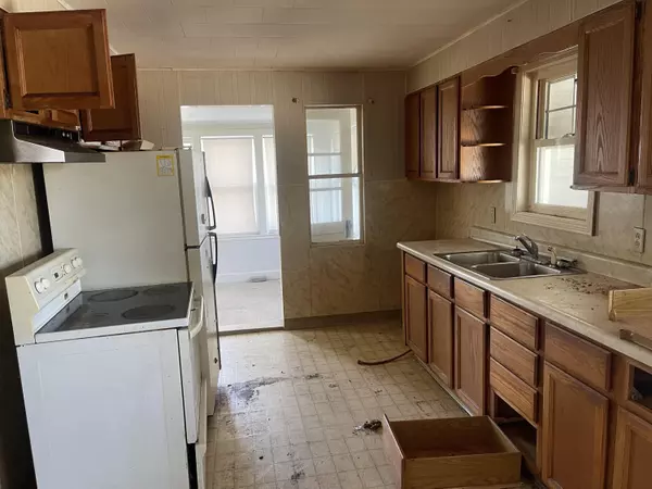 Madawaska, ME 04756,122 Pleasant AVE