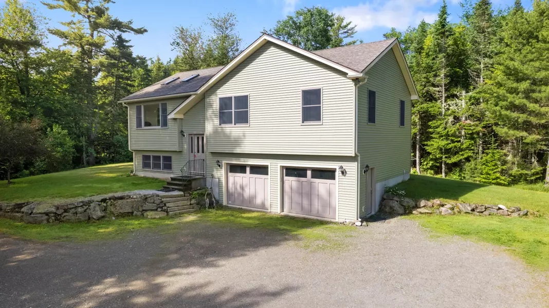 828 County RD, Milford, ME 04461