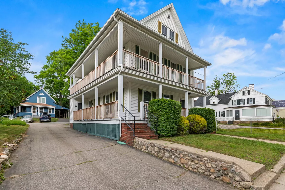 Sanford, ME 04073,15 Lebanon ST